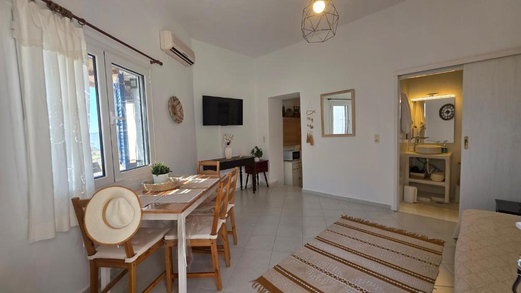Spitaki Milos - Σαλόνι 2
