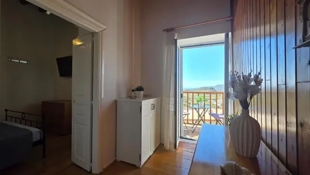 Spitaki Milos - Χολ